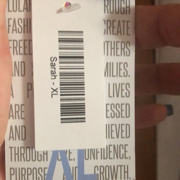 LuLaRoe Sarah Large  sweat shirt material - Picture 3 of 3